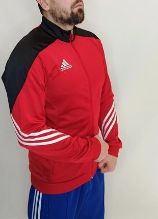 Кофта олимпийка спортивная красная мужская adidas.
размер - м.