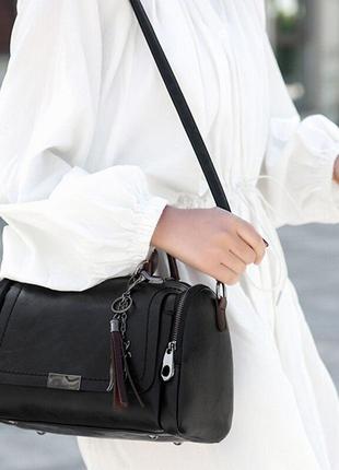 Женская сумка в винтажном стиле декор кисточки цвет черный