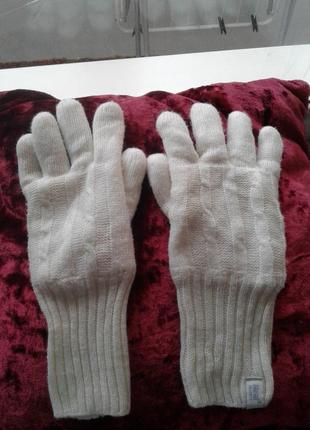 Белые вязаные перчатки на меху heat holders