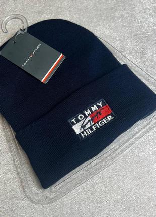 Женская шапка tommy hilfiger в черном цвете