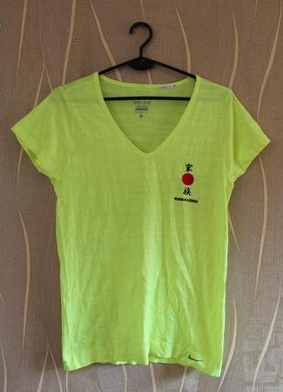 Ярко насыщеная женская футболка салатовая для тренеровок nike