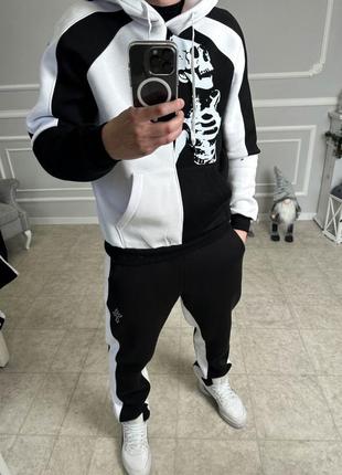 Черно-белый мужской утепленный спортивный костюм