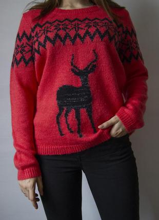 Мягкий блестящий свитер с оленем