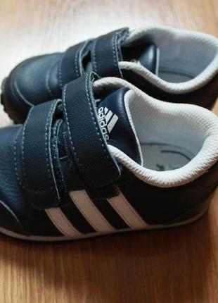 Безподобные детские синие кроссовки на липучке adidas scarpe s...