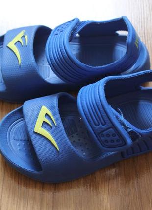 Стильные легкие детские синие спортивные летние сандалии босон...