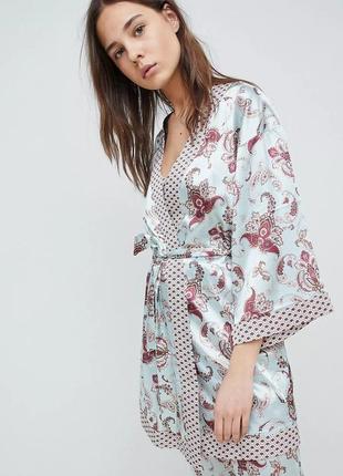 Короткий атласный халат кимоно на запах с принтом new look