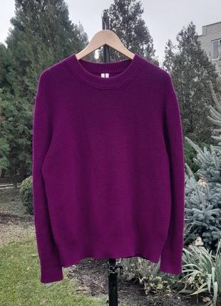 Шерстяной теплый свитер насыщенного фиолетового цвета