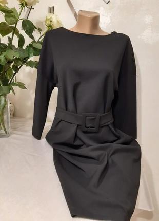 Классическое черное платье-миди с поясом