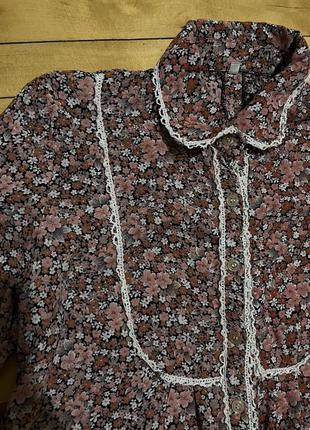 Винтажная блузка в цветочный принт