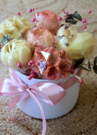 Сладкий подарочный набор, букет цветов из шоколада