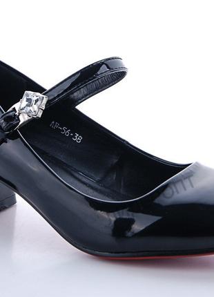 Туфли лодочки черные лаковые на среднем каблуке лакированые