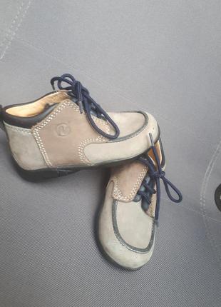 Кожаные демисезонные ботинки малышам от naturino италия/р.22(1...