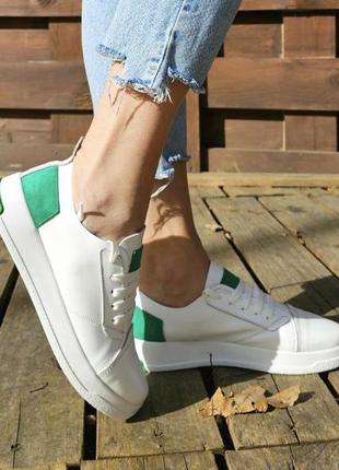 Легкі шкіряні жіночі кеди кросівки білі з кольоровими вставками