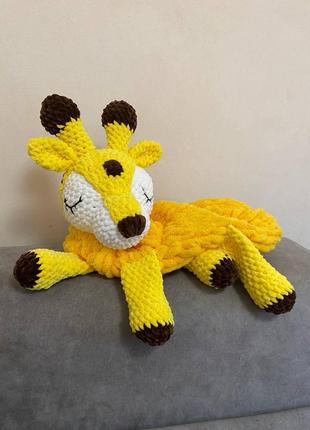 Вязаная игрушка-пижамница ручной работы "Жираф"