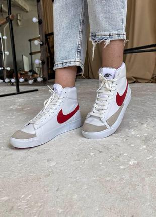Женские кроссовки Nike Blazer белые