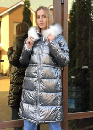 Женская зимняя куртка серая длинная с капюшоном