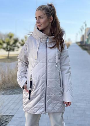 Женская куртка пальто бежевая стеганая visdeer весна-осень