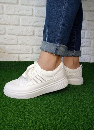 Стильные женские кроссовки. Белые женские кроссовки Размер 36-...