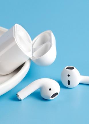 Навушники Блютуз у кейсі вкладки білі Celebrat TWS