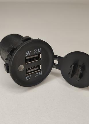 Автомобильное зарядное устройство 2 USB по 2.1А 12В врезное