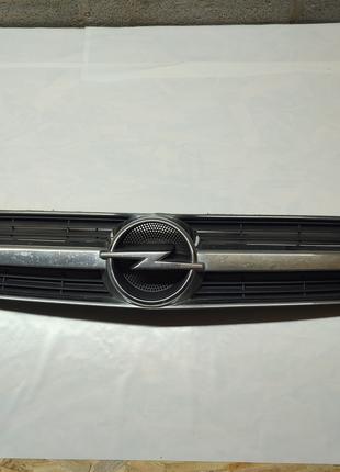 13106811 - Opel Vectra C гриль решетка капота хром