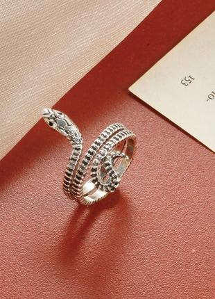 Женское кольцо под серебро "Змея"