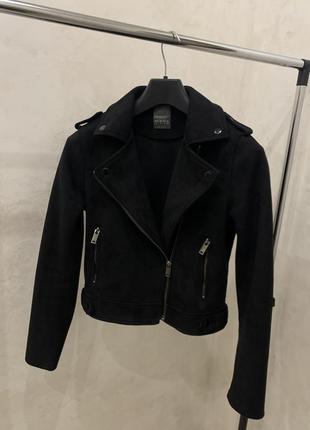 Черная замшевая куртка косуха женская primark базовая велюровая