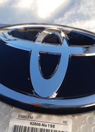 Эмблема (стекло) Toyota LC 200 2016+