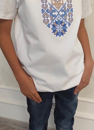 Детская патриотическая футболка с вышивкой Патриот 1 на белом,...