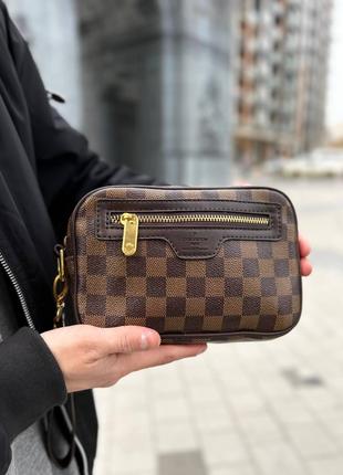 Стильна сумка Louis Vuitton, яка доповнить образ кожному чолов...