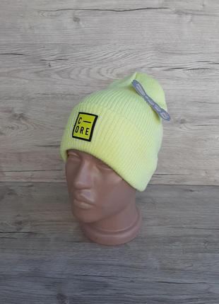 Стильная и модная подростковая вязаная шапка - Жёлтая