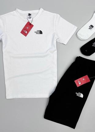 Спортивный набор The North Face: шорты футболка