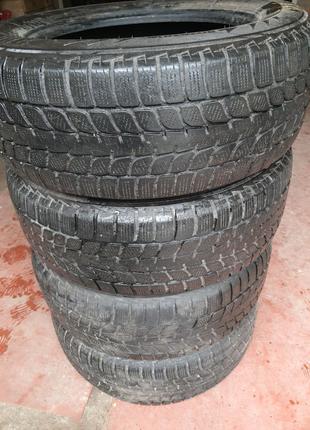 Авто резина Bridgestone Blizzak LM-25 235/60 R17 зима. Доставка