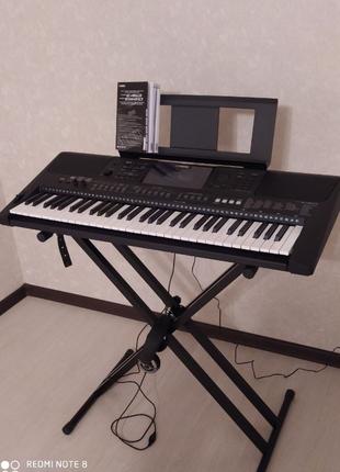 Синтезатор YAMAHA PSR E463