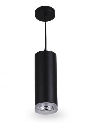 Подвесной светодиодный светильник в черном корпусе.