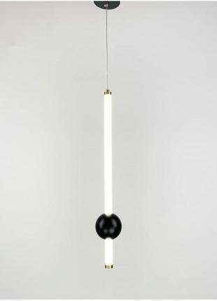 Дизайнерский светильник в черном цвете.