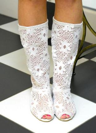 Літні жіночі білі в'язані чоботи на змійці з відкритим носком ...