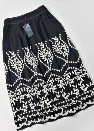 Новая черная юбка в вышивку цветы
