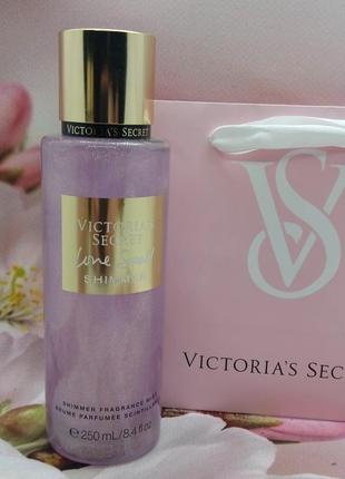 Парфюмированный мист для тела и волос love spell shimmer victo...