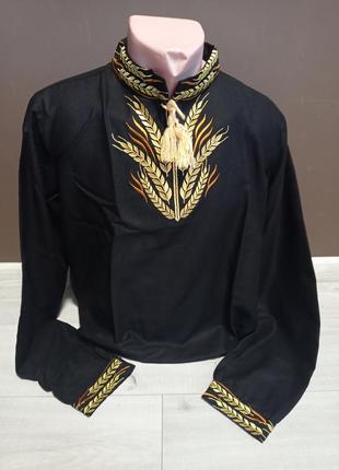 Дизайнерская мужская черная вышиванка лен "Сила духа" с золото...