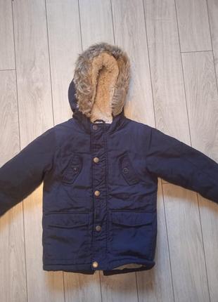 Зимняя куртка next на мальчика 4-5 лет
