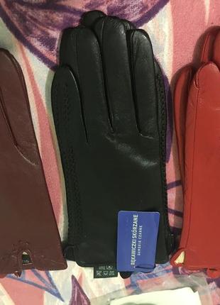 Женские и мужские кожаные перчатки