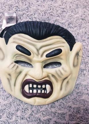 Карнавальная маска дракулы вампира