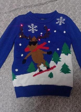 Новогодний свитер светящийся , мигающий с оленем, олень 5-6 лет