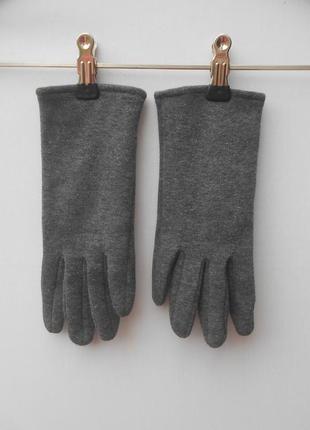 Теплые зимние перчатки