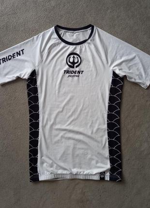 Брендова футболка для спорту trident.