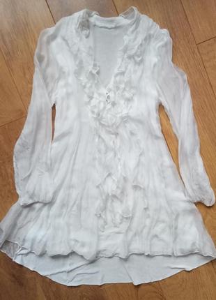 Белая блузка туника с рюшами в бохо стиле