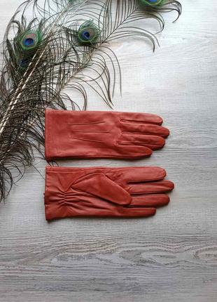 Утепленные кожаные перчатки