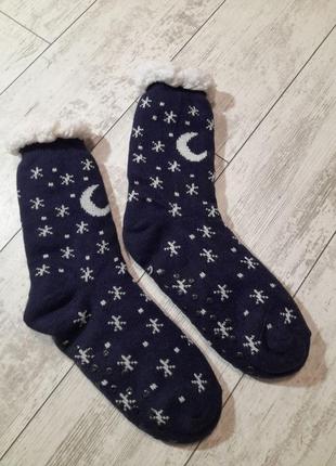 Теплые высокие носки с новогодним принтом