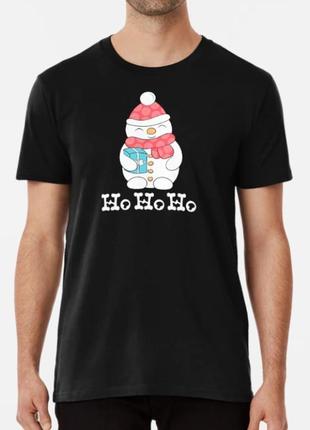 Мужская и женская новогодняя футболка с принтом ho ho ho снеговик